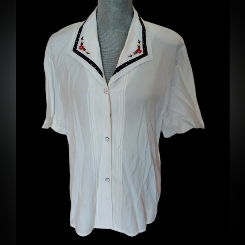 Cute Vintage Button up with Decorative Collar